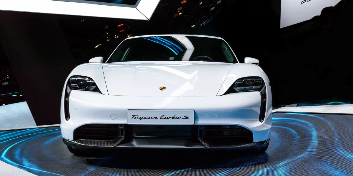 Endlich ein voll-elektrischer Porsche: Erfahren Sie alles über den neuen Porsche Taycan